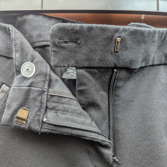 Black Straight Leg Pants with Sleek Design - Picture 4 of 5